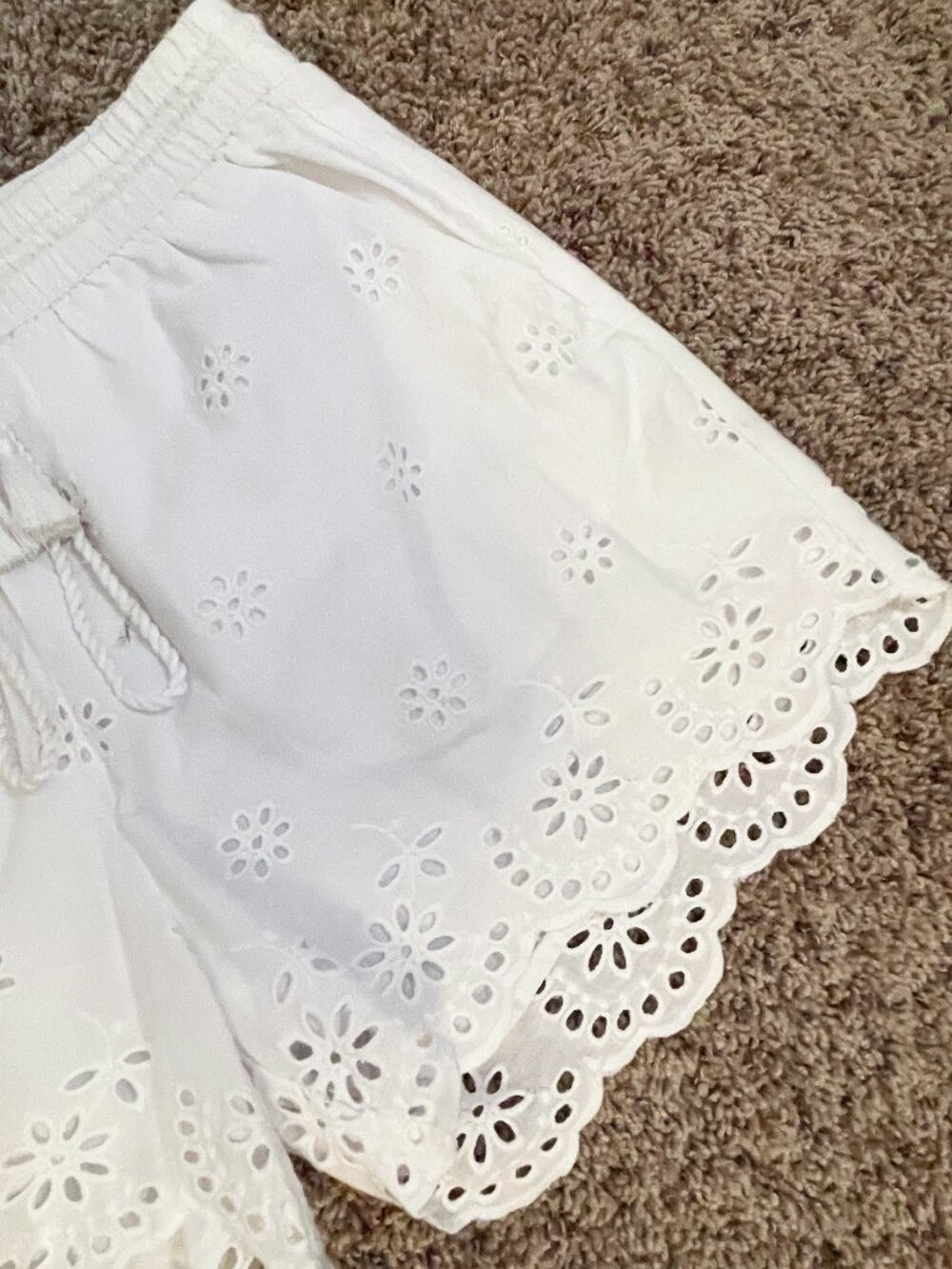 H&M White Eyelet Lace Shorts Women’s Size 4 Small Scalloped Hem 100% Cotton - Picture 7 of 7